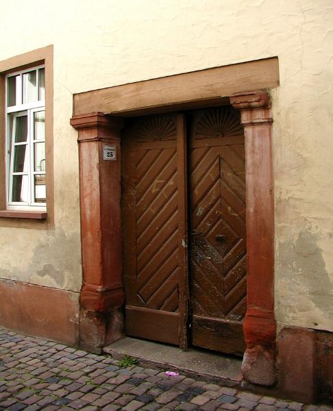 Kleine Pfaffengasse 25 (Hintertür), Speyer, Mai 2004
